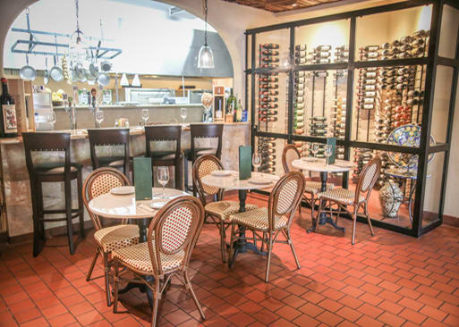 Pietro's No.2 Ristorante, Bar & Lounge