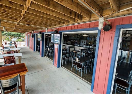 Shipwrecks Taphouse & Grill