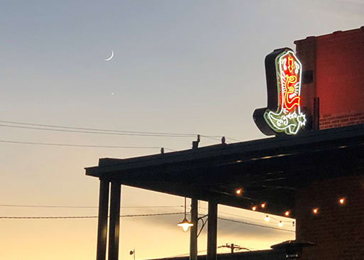 Earl's Whiskey Bar