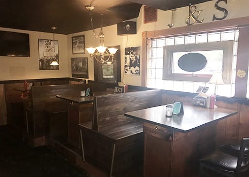 Frankie's Pub & Grill
