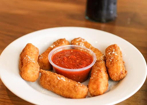 Charlie Fox's Pizzeria & Eatery