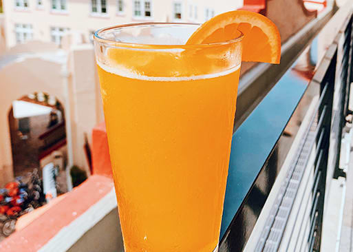 Hi-fi Rooftop Bar