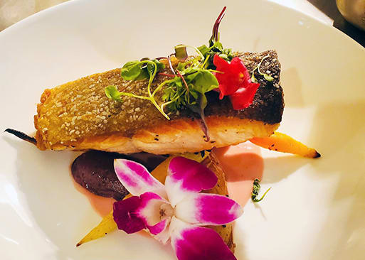Chateau On The Lake, The
