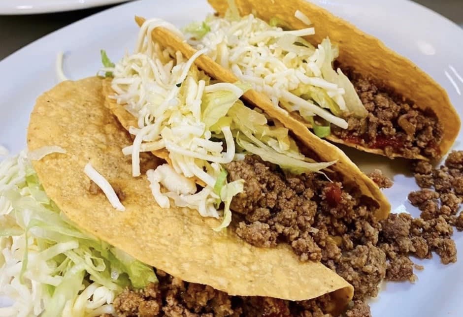 Photo 1 of 4: Compadres Mexican Restaurant