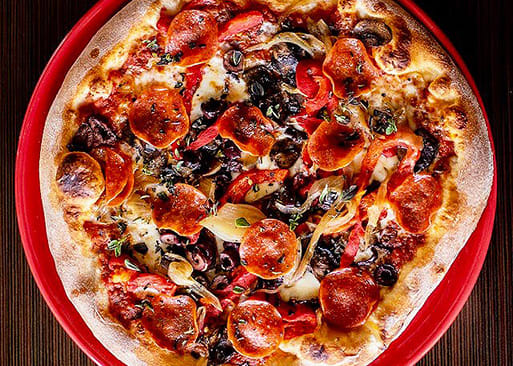 Photo 1 of 4: Il Vicino Wood Oven Pizza (3403 Central NE)