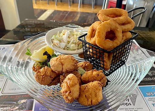 Off the Hook Bar & Grill