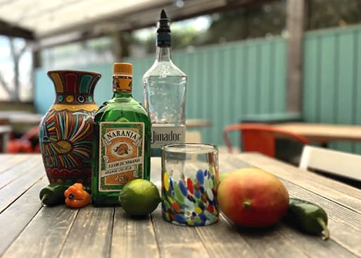 Comomango Mexican Kitchen and Cantina