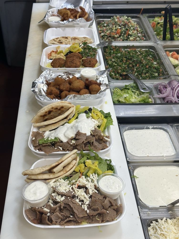 Photo 1 of 4: Gyros King 2