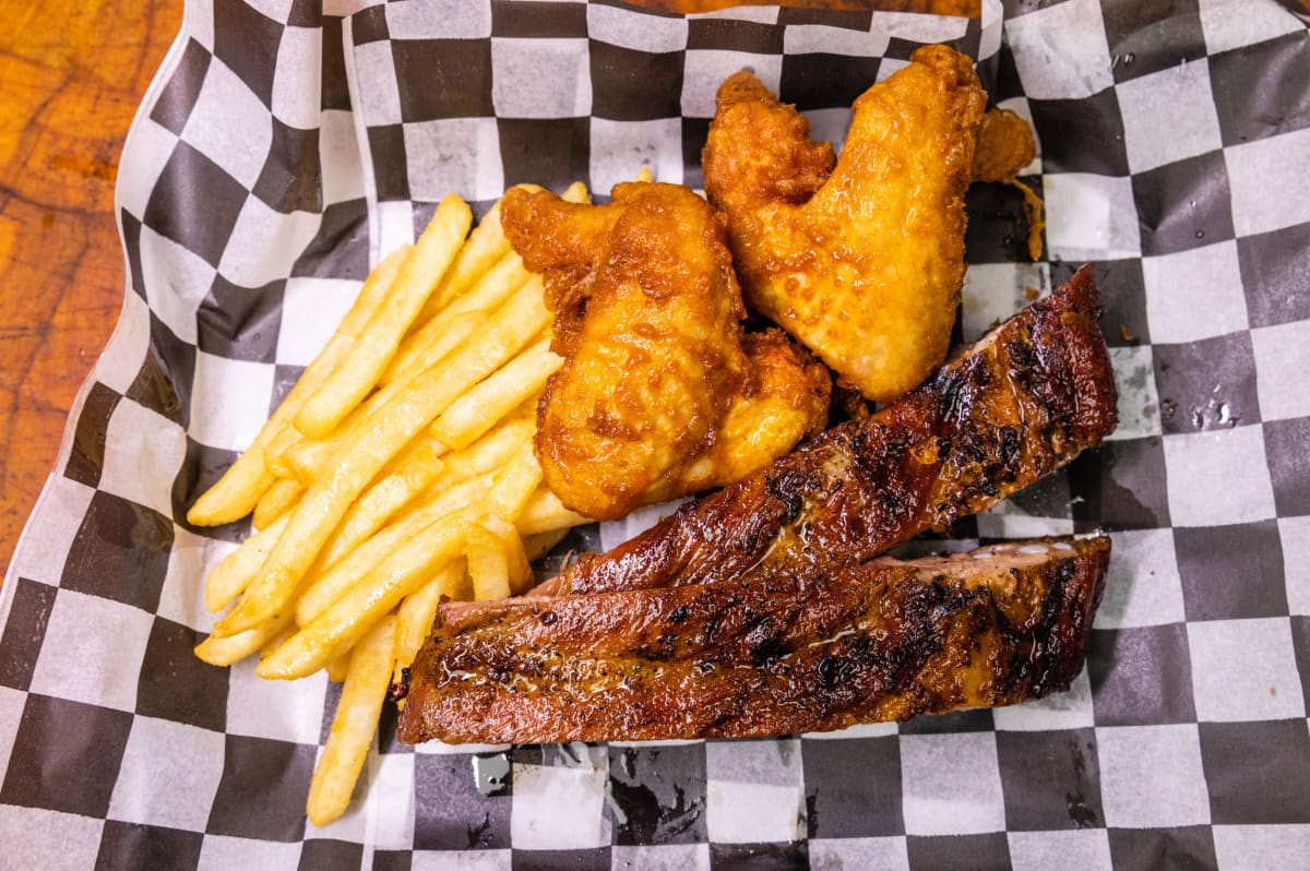 Photo 1 of 4: B & M BBQ - Oakwood Village