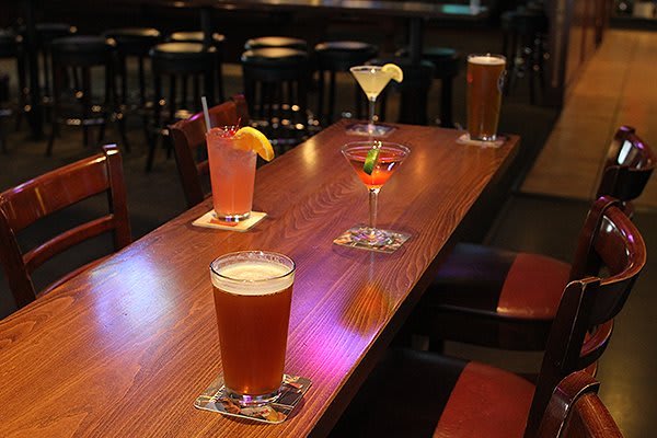 Point Bar & Grill, The