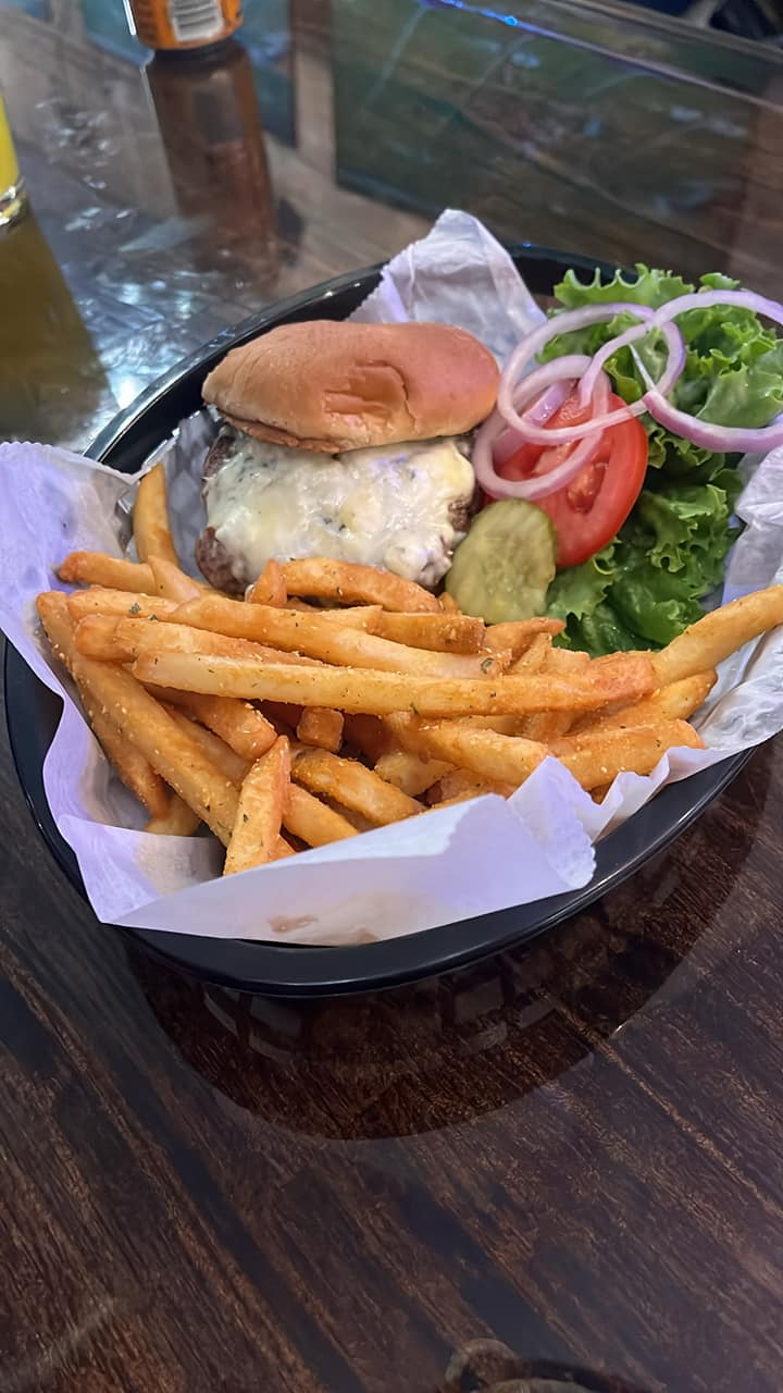 Photo 1 of 4: Lisa's Tavern