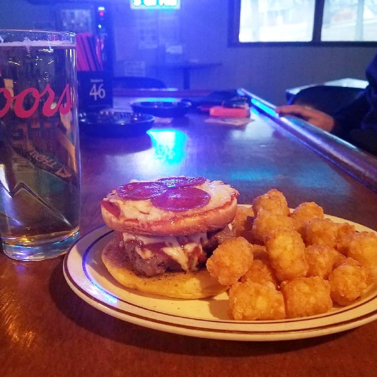 Hunley's Bar & Grill