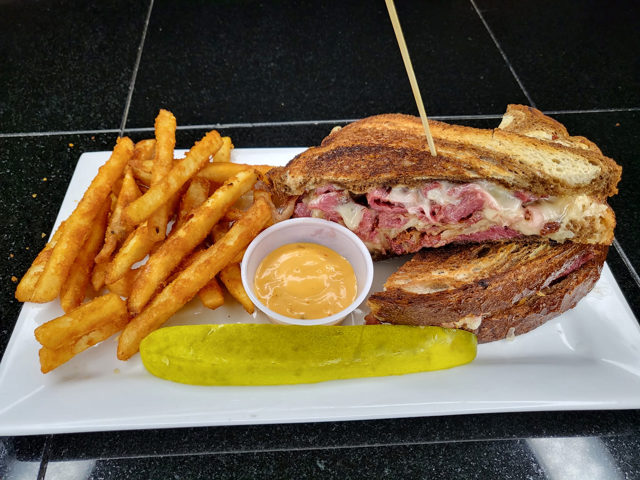 Lucky's Bar & Grill