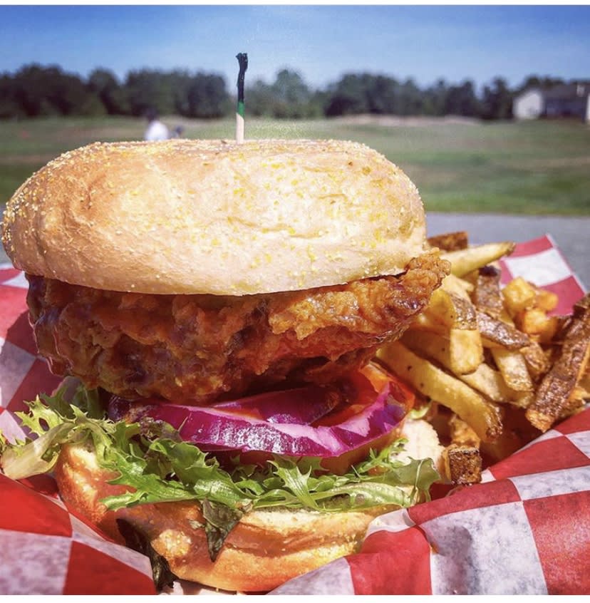 Photo 1 of 4: Frog Hollow Golf Club & Restaurant
