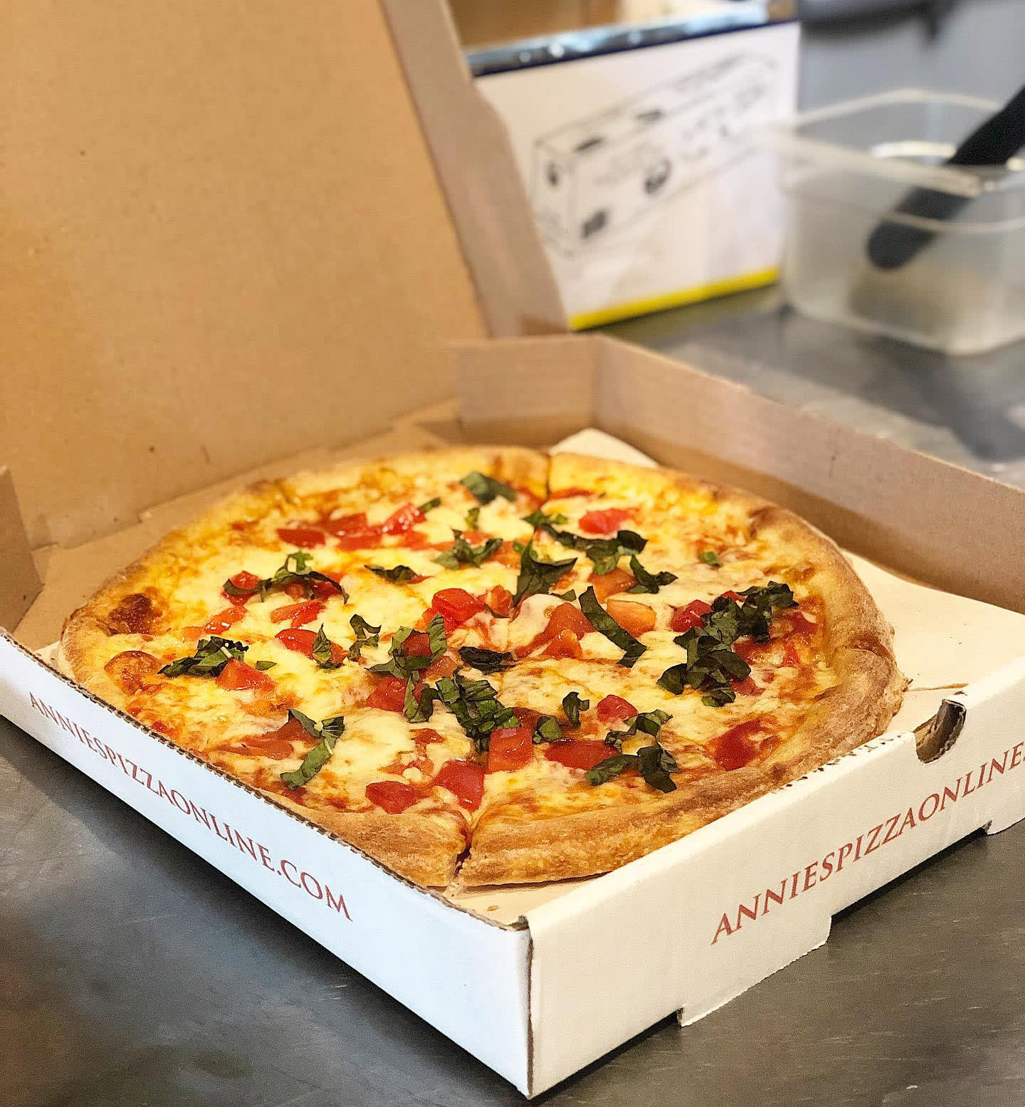 Annie's Pizza & Subs