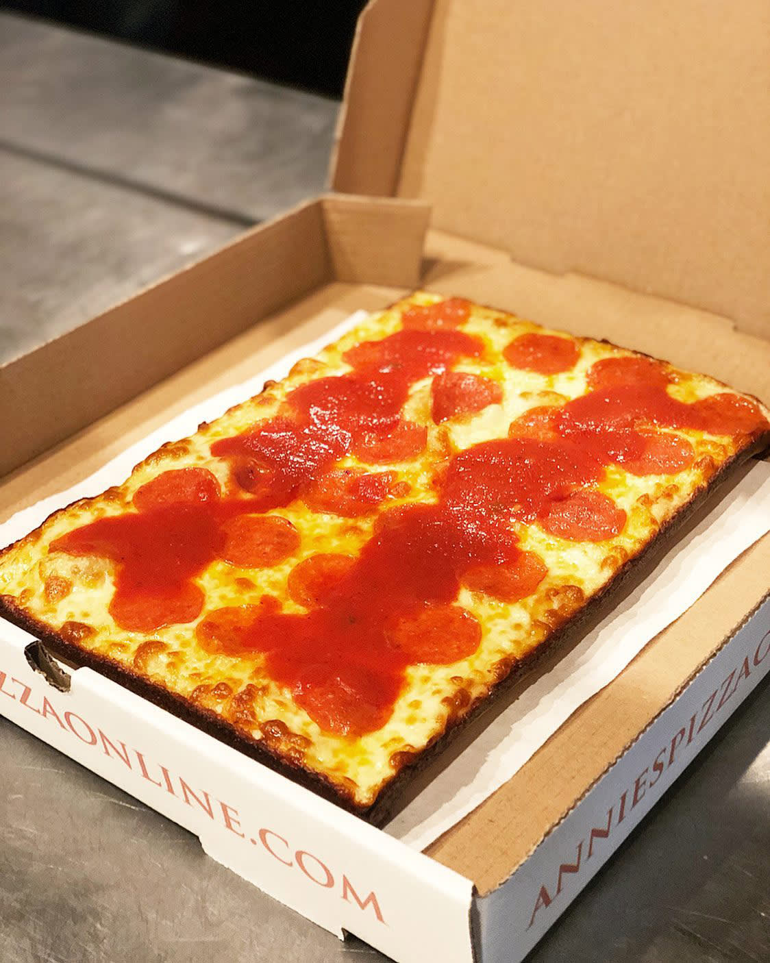 Annie's Pizza & Subs