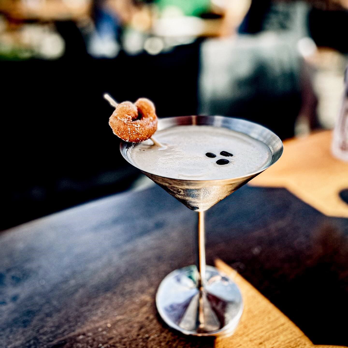 Bentley's Cocktail Lounge