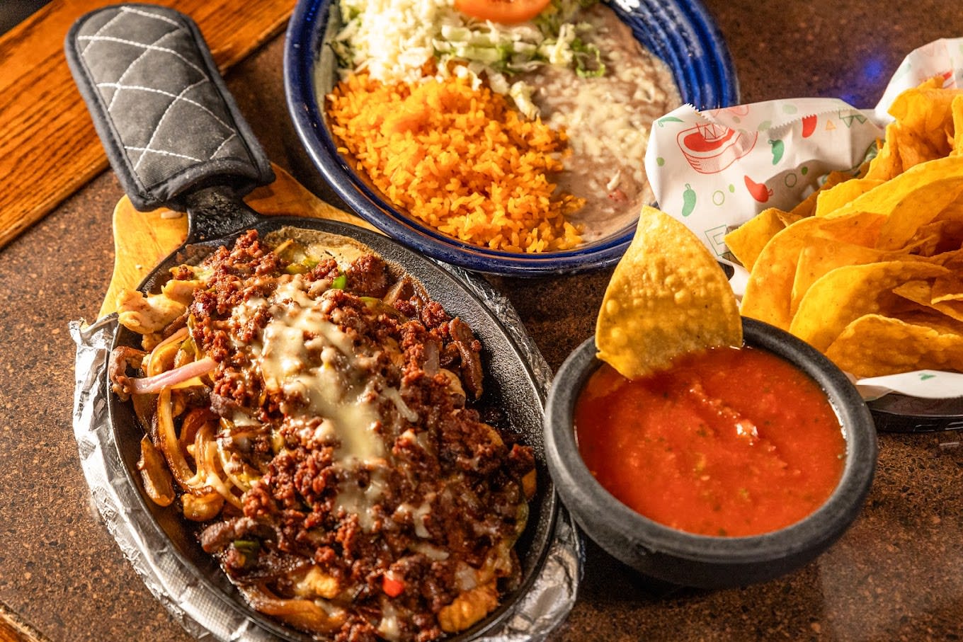 Photo 1 of 4: Casa Del Lago Mexican Restaurant