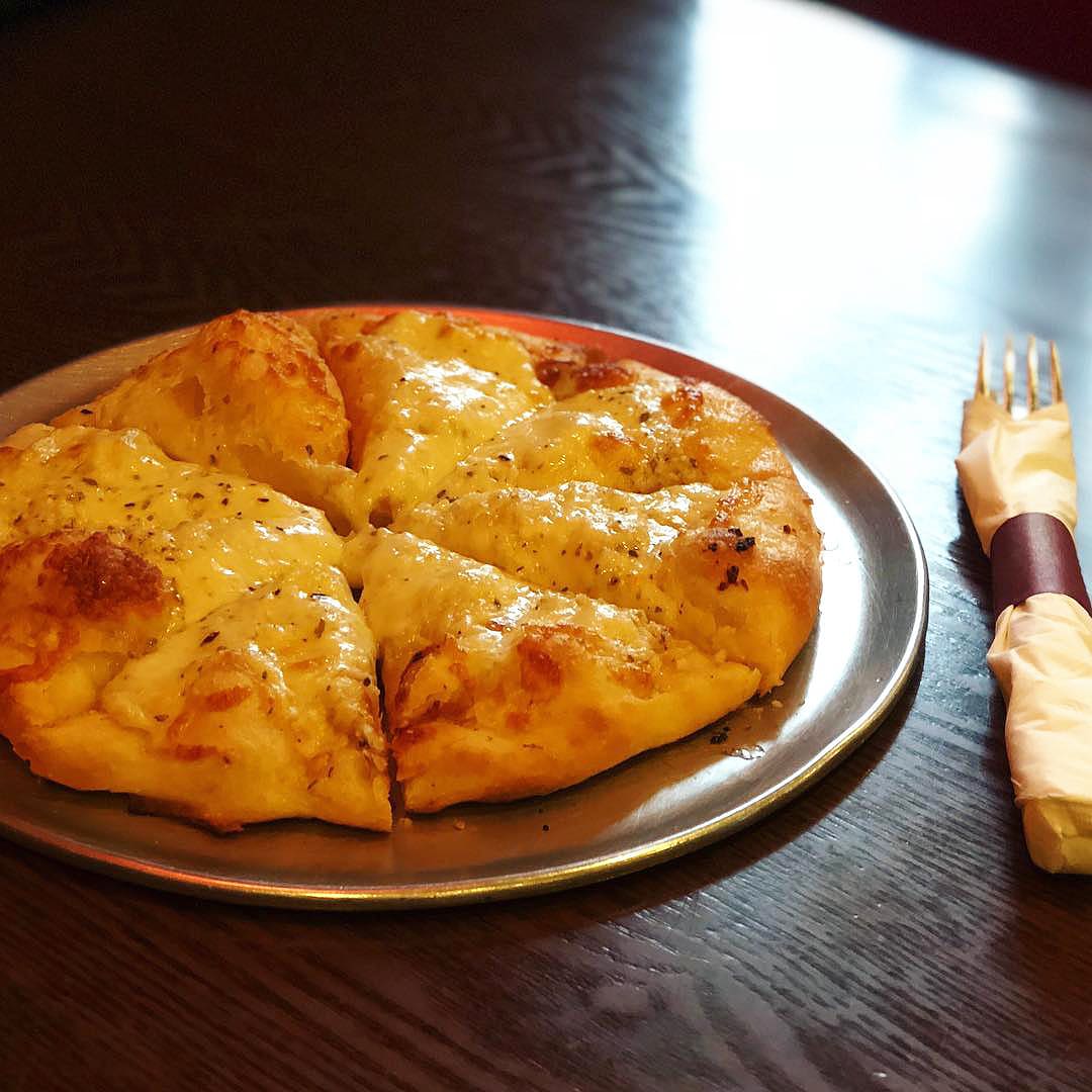 Nonna's Pizza