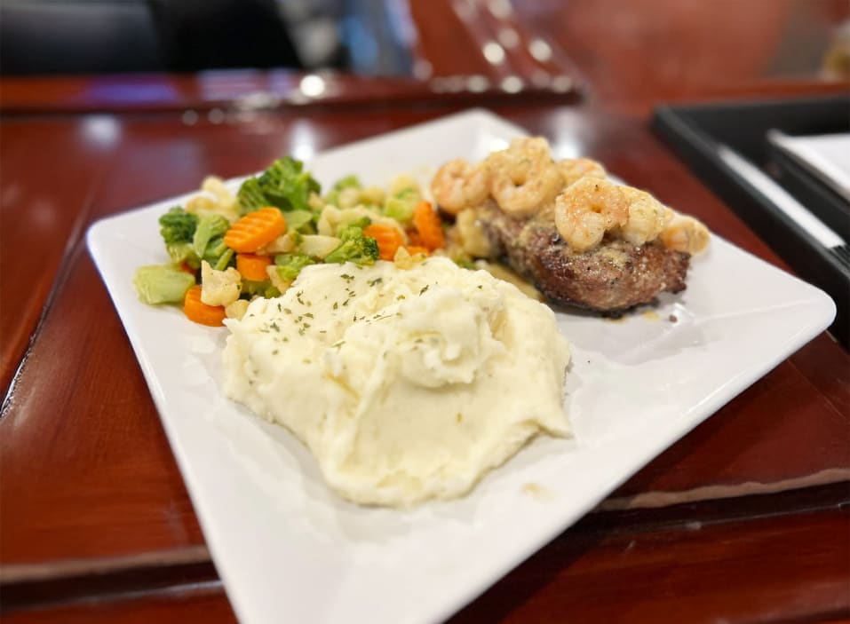 Maxwell Inn Bar and Grill