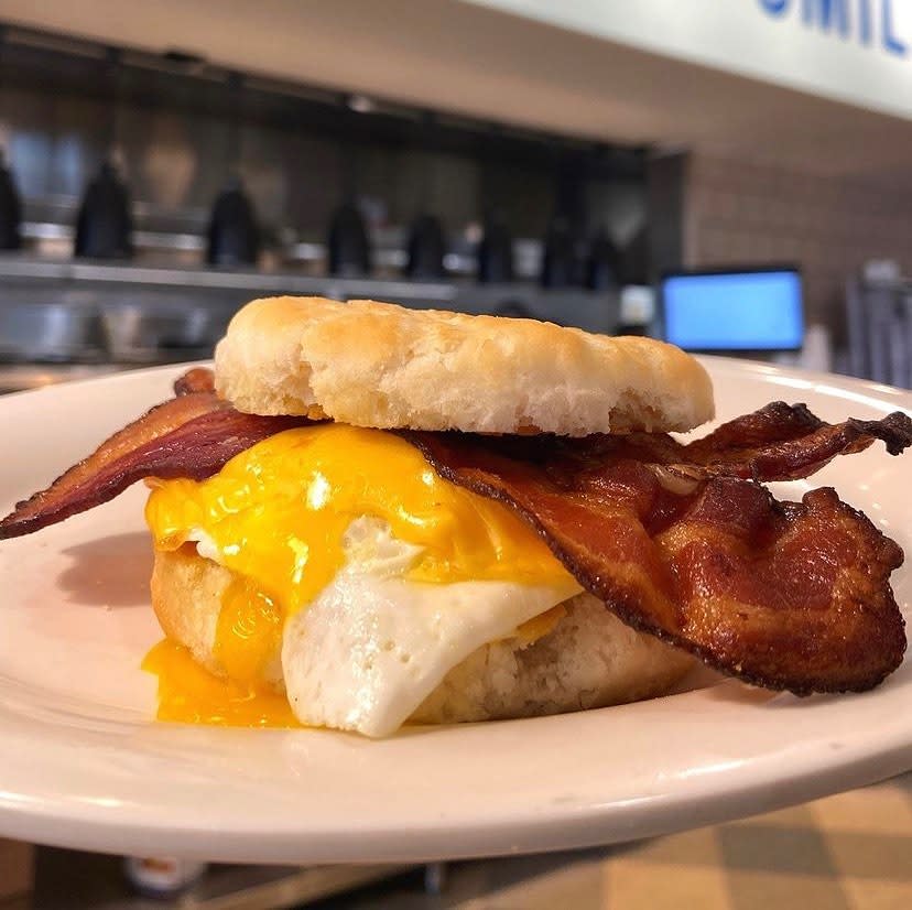 Eggs Up Grill