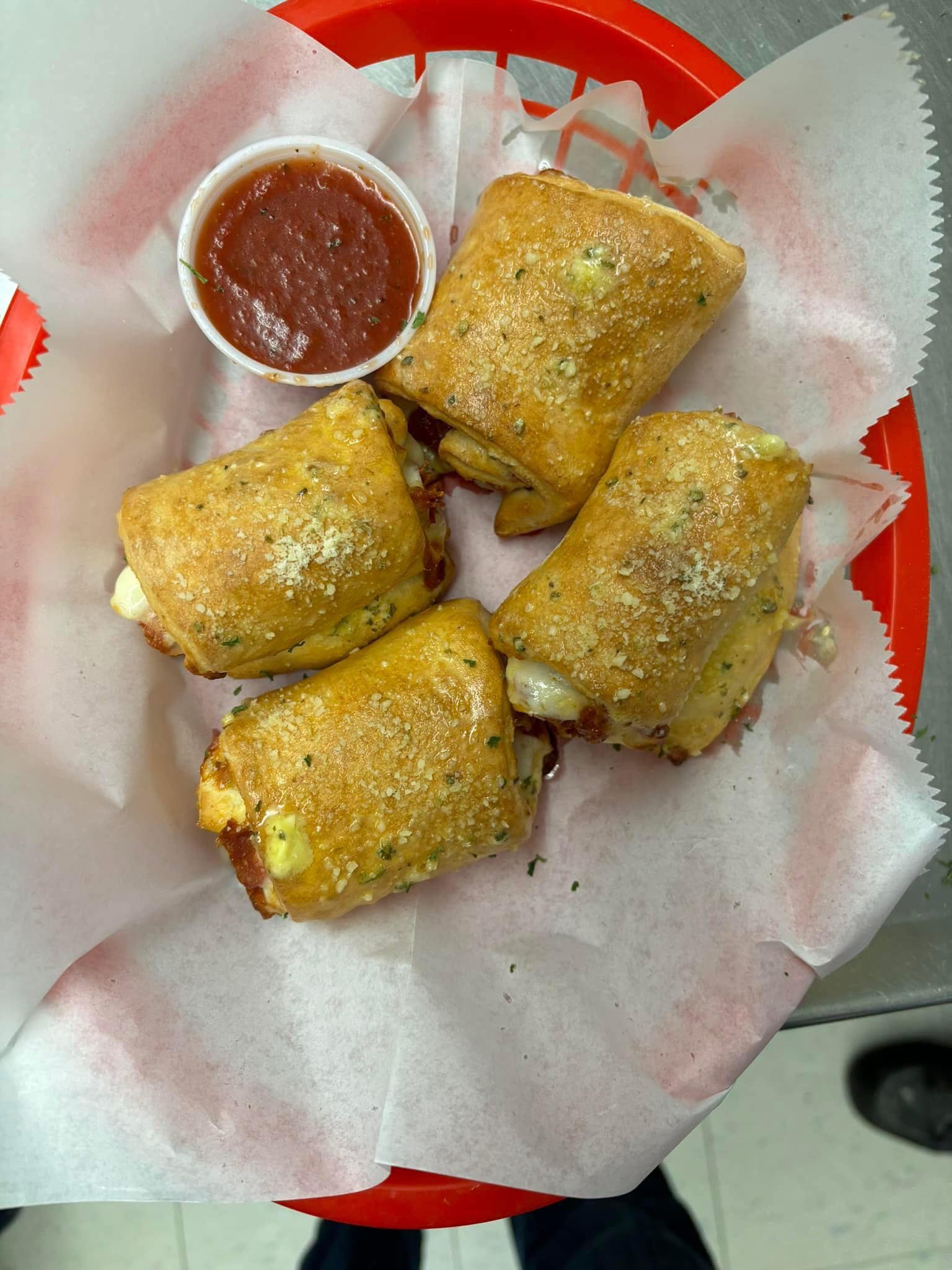 Mackeys Pizza Pub