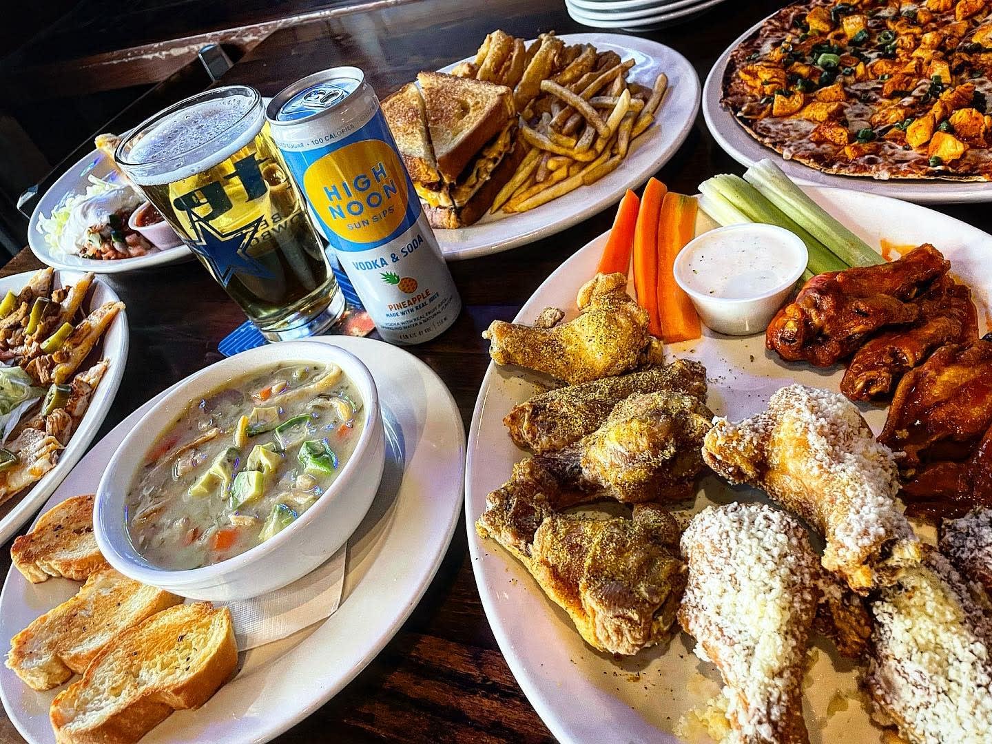 Avenue Sports Grill, The