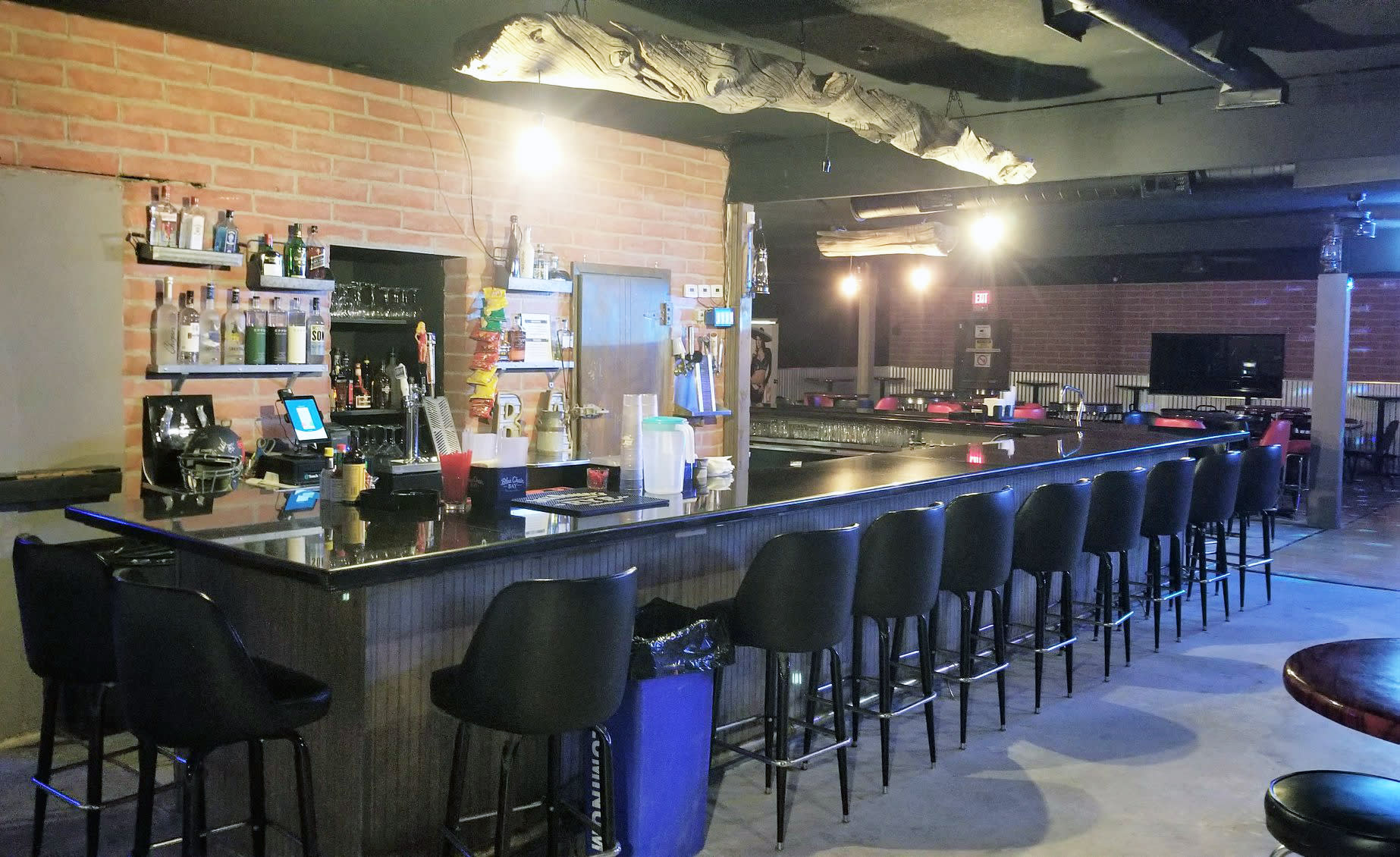 Outlaw Bar & Grill