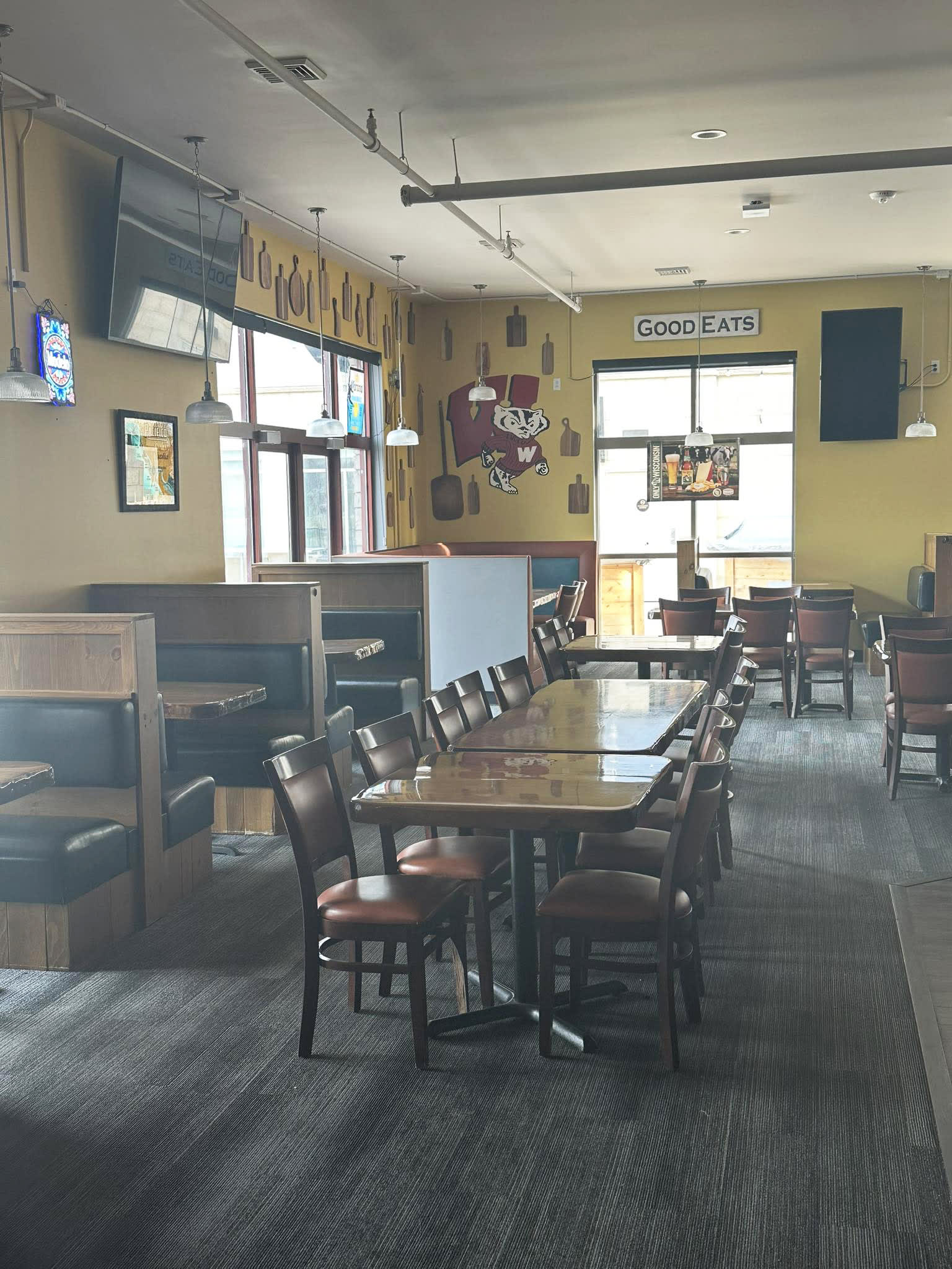 Mr. Queso Restaurant & Sports Bar