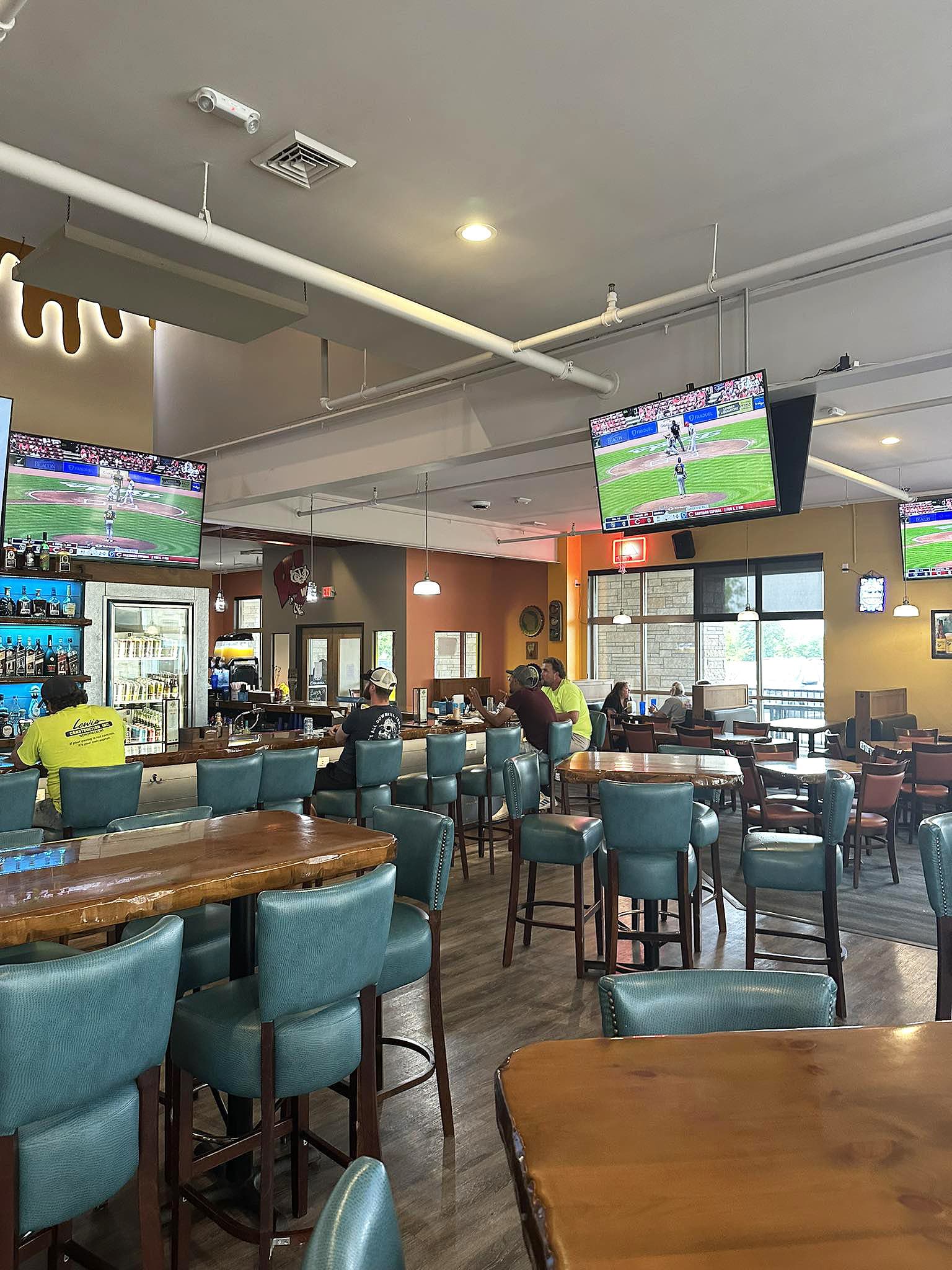 Mr. Queso Restaurant & Sports Bar