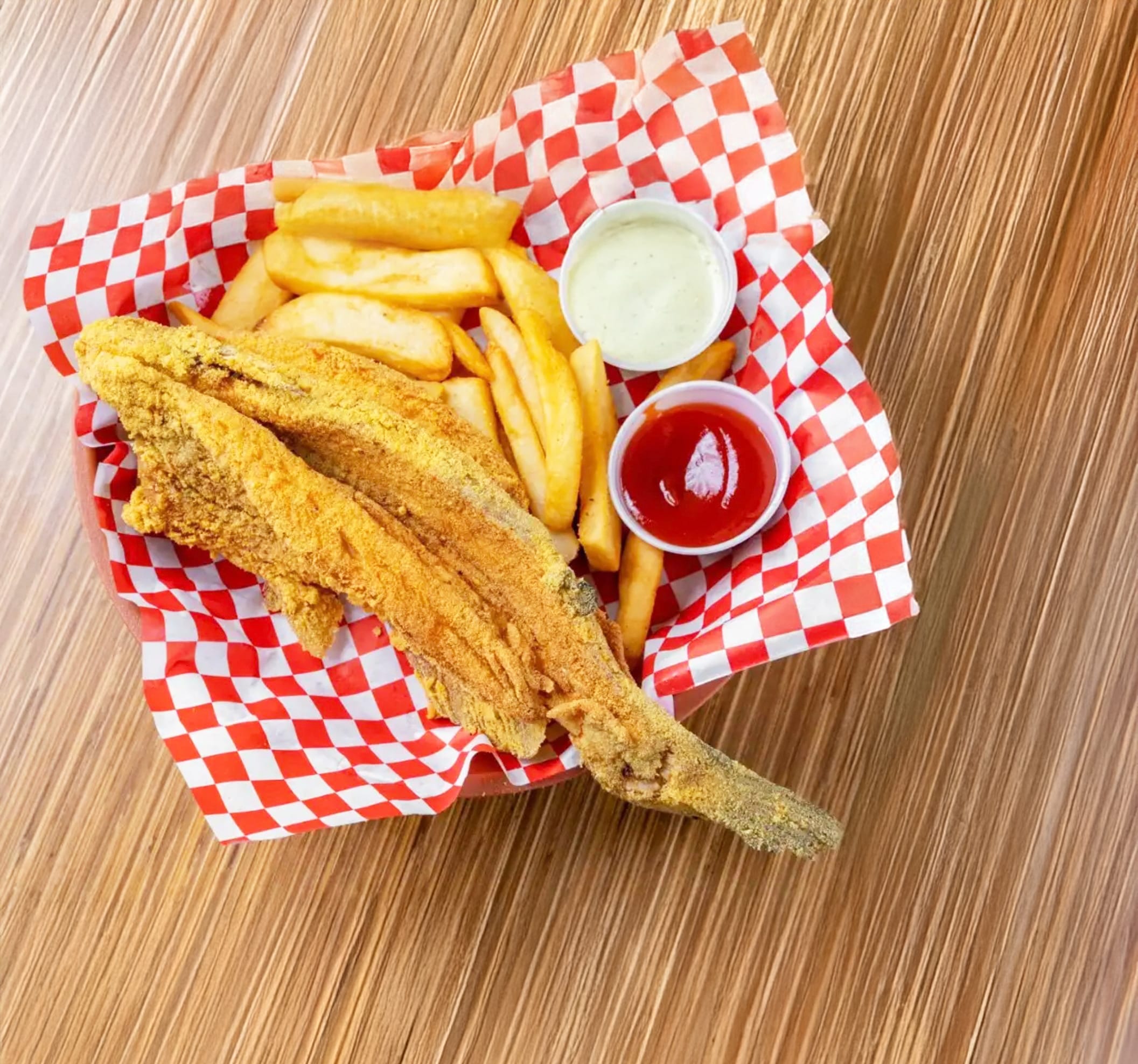 Fish N' Tails Oyster Bar