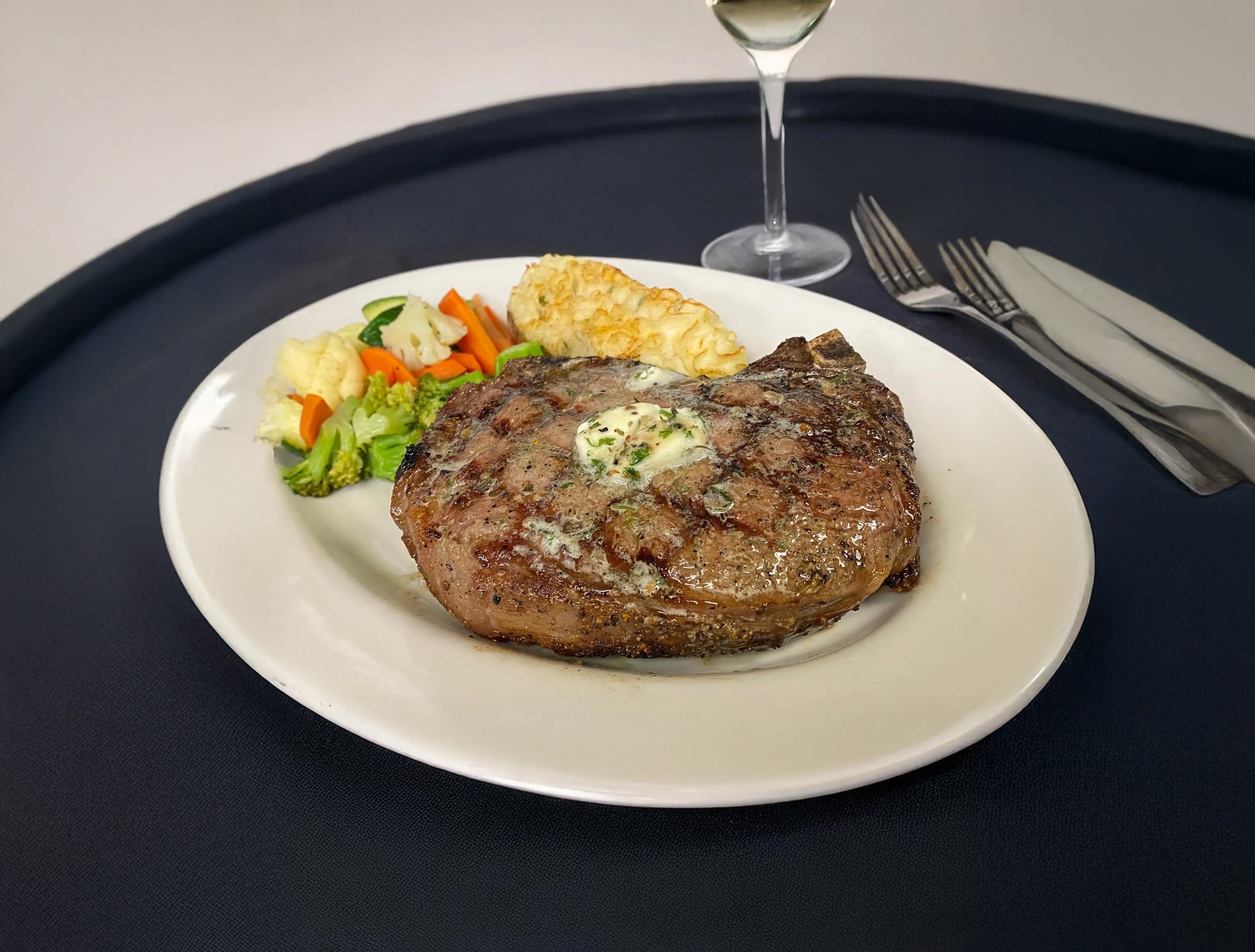 Shugrue's Restaurant & Bar