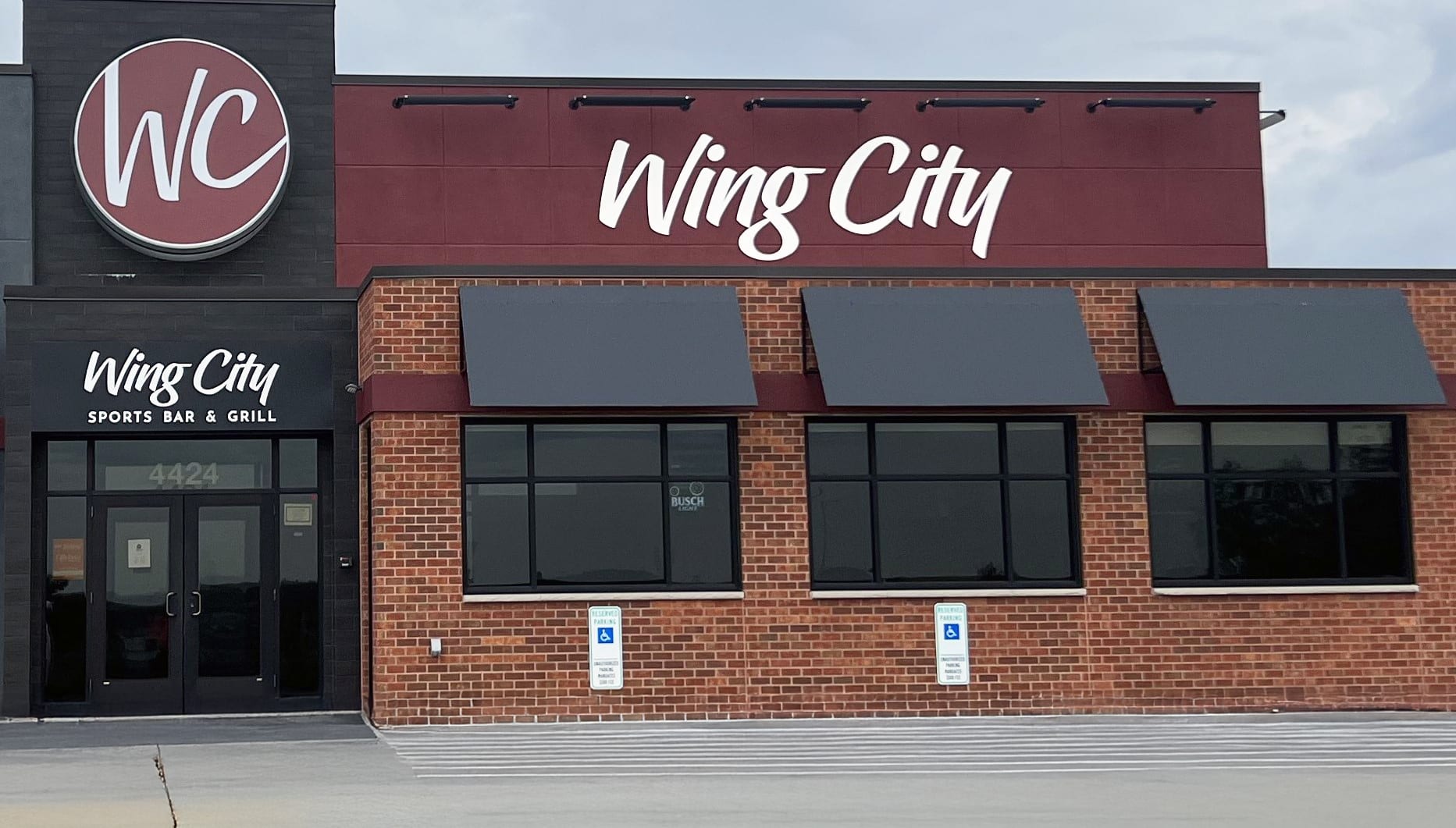 Wing City Sports Bar & Grill