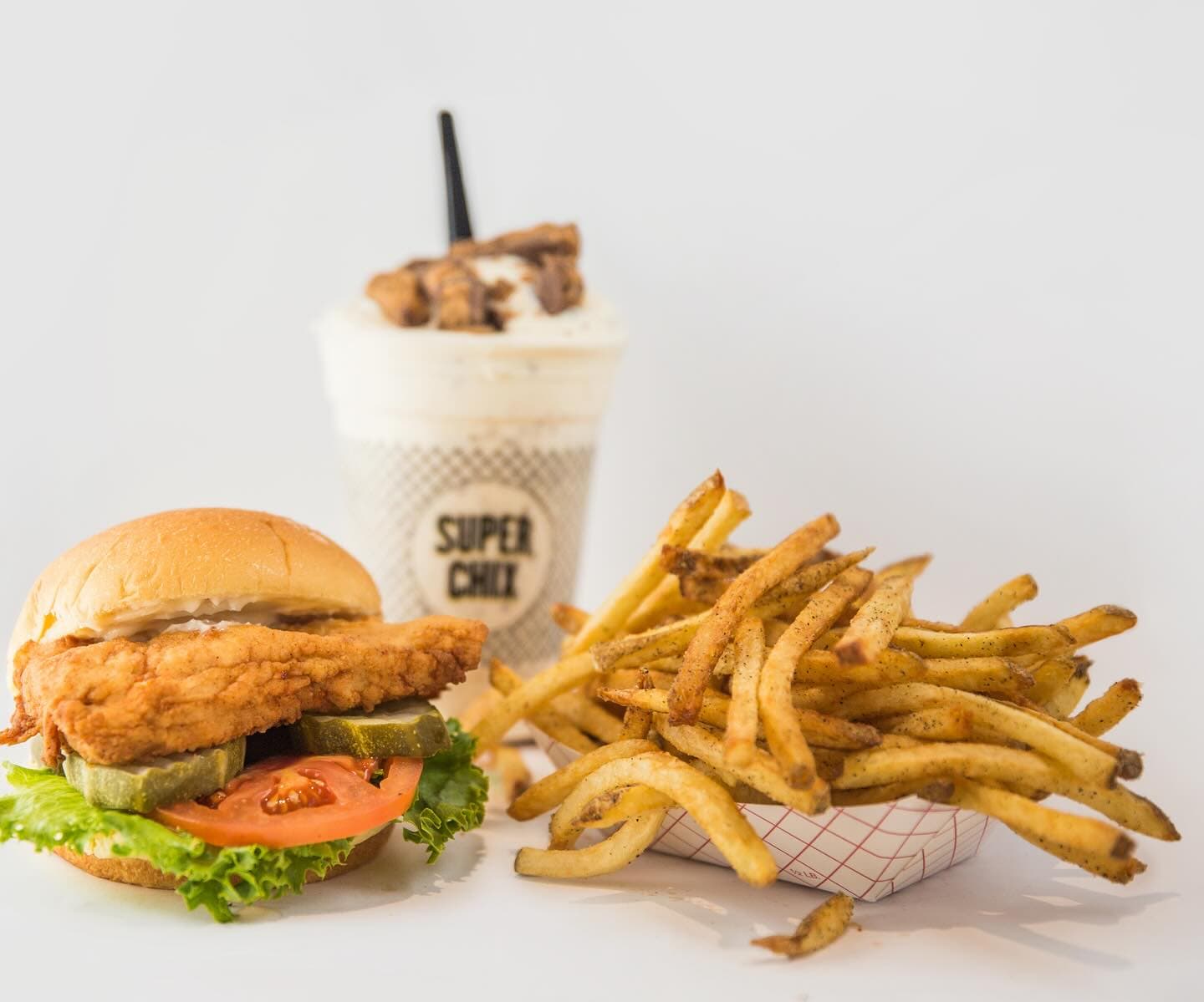 Photo 1 of 4: Super Chix
