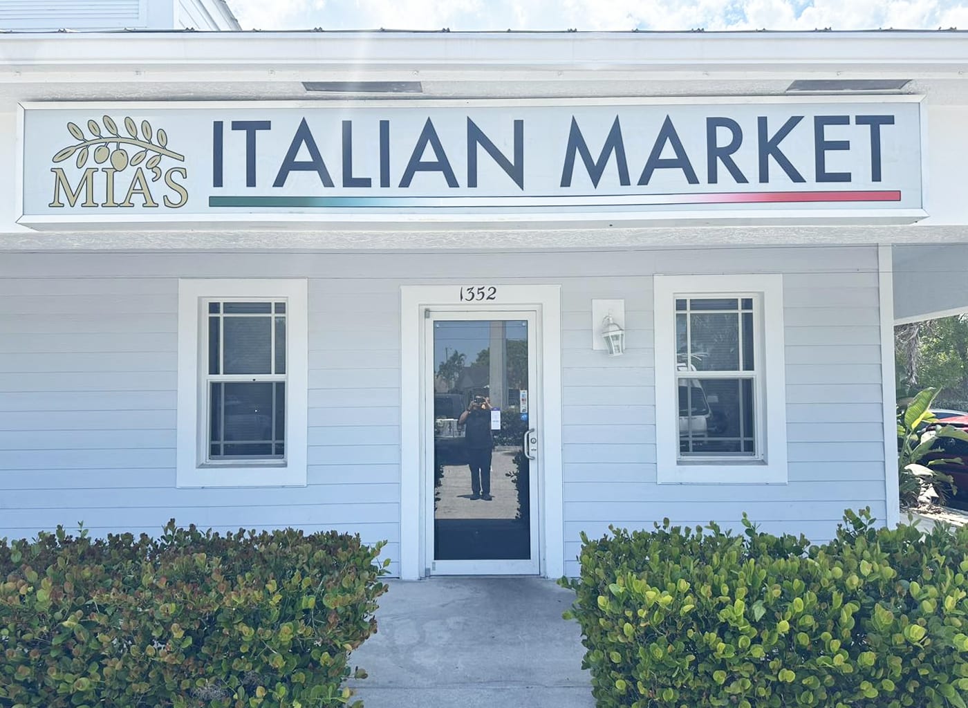 Mia's Italian Restaurant & Market