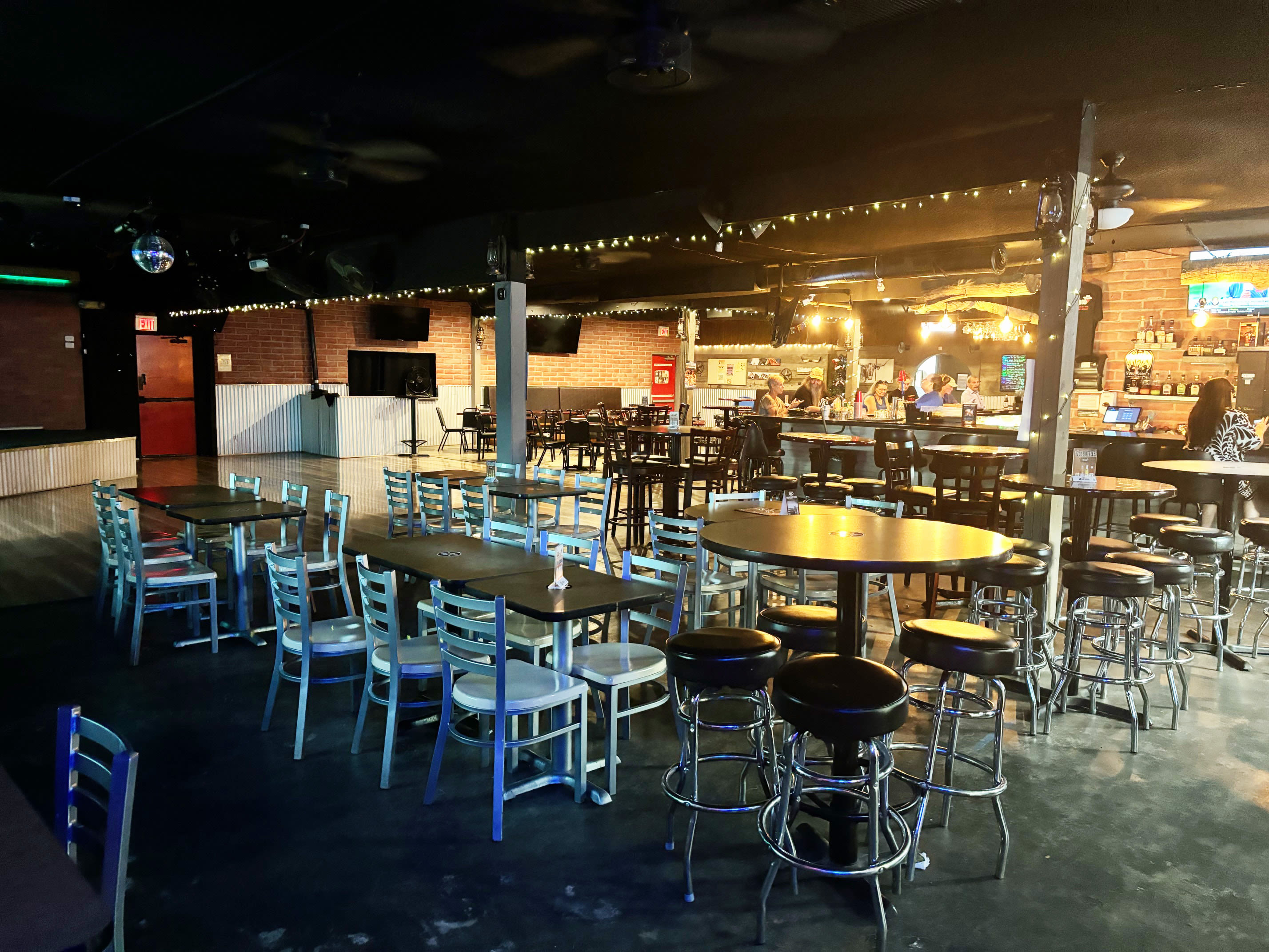 Outlaw Bar & Grill
