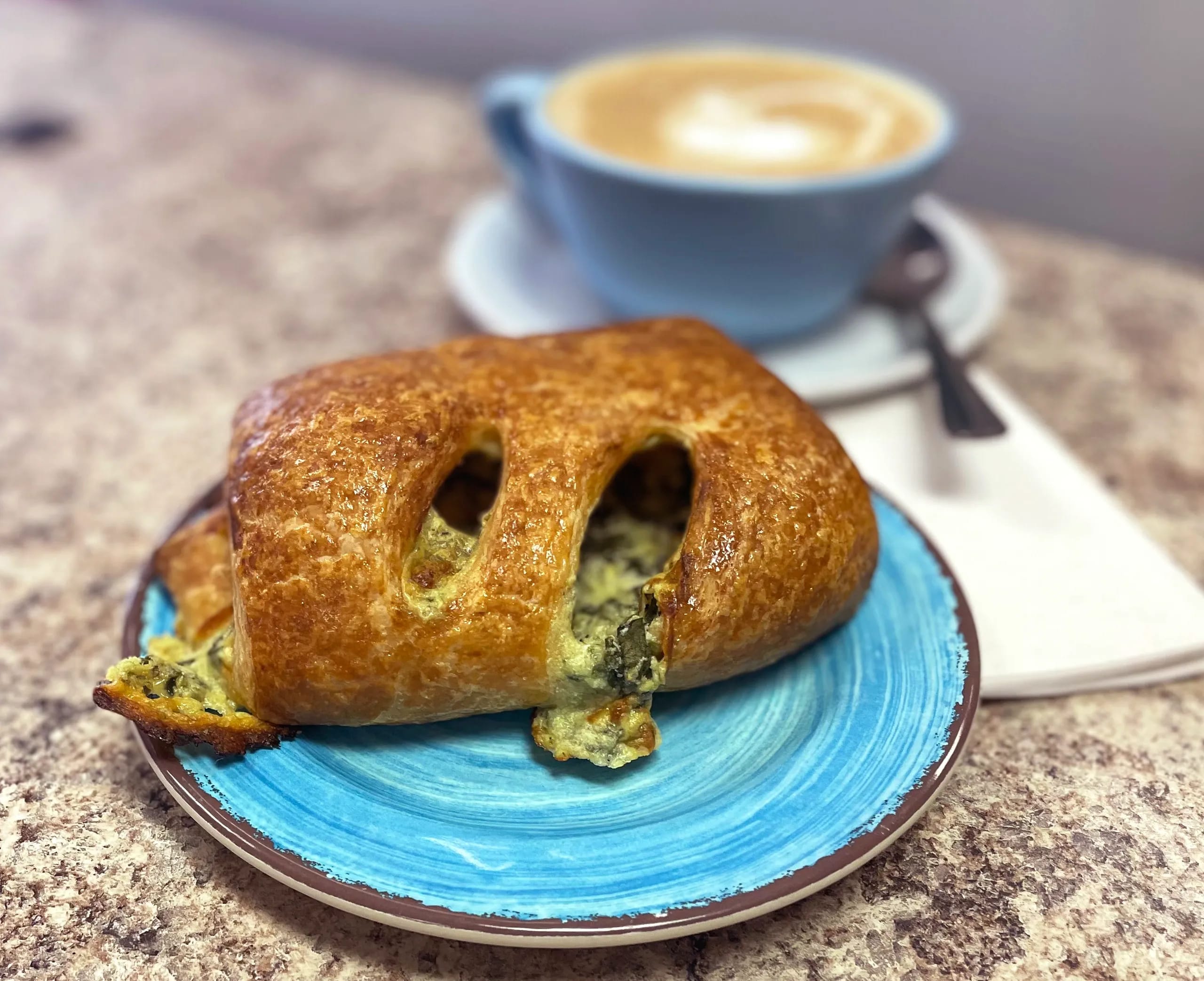 Cremesh Coffee and Bakery