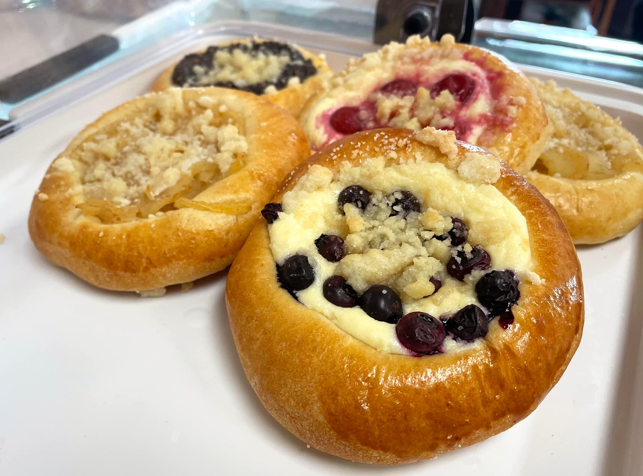 Cremesh Coffee and Bakery