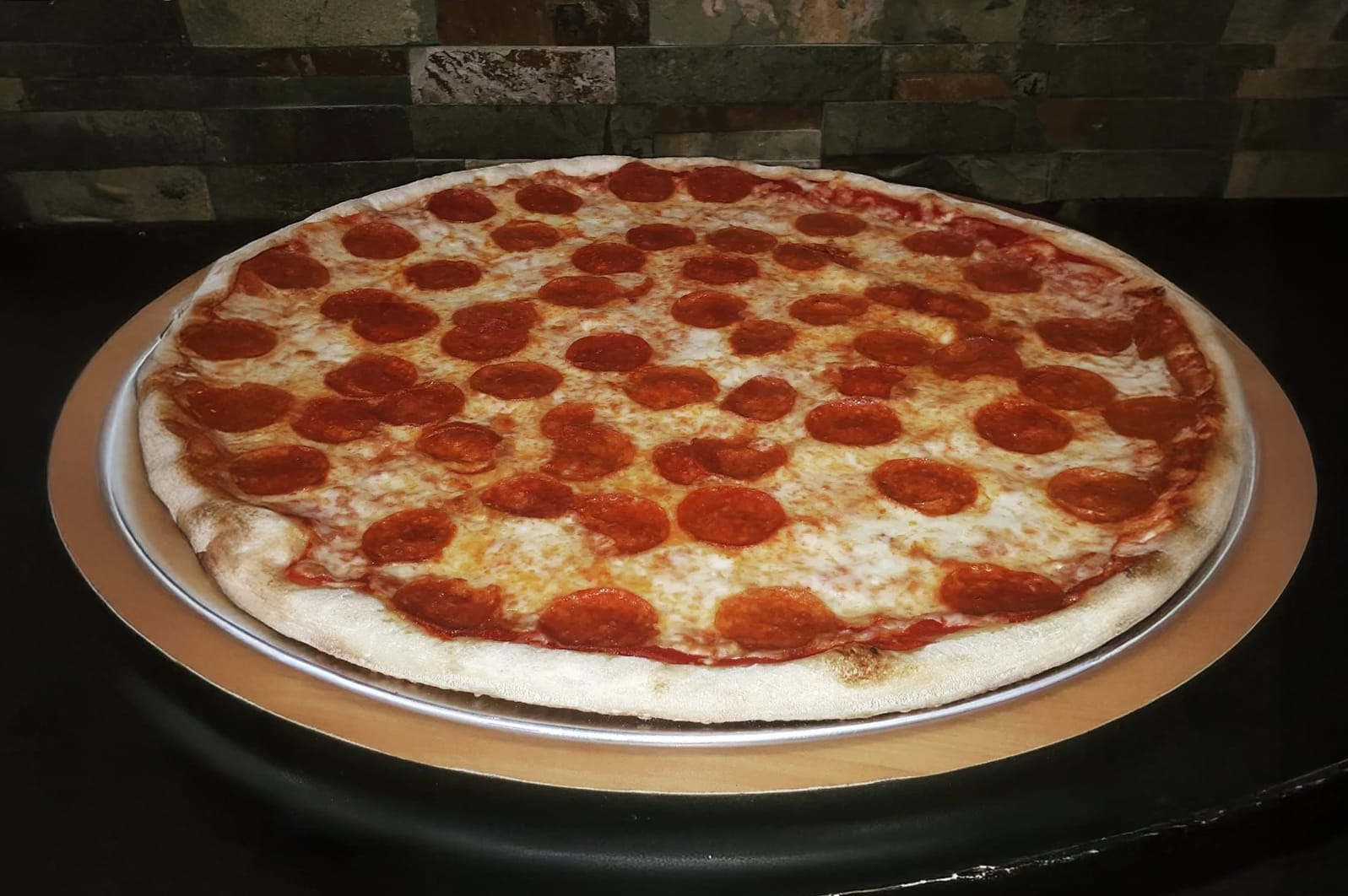 LEO'S PIZZERIA AND DELI