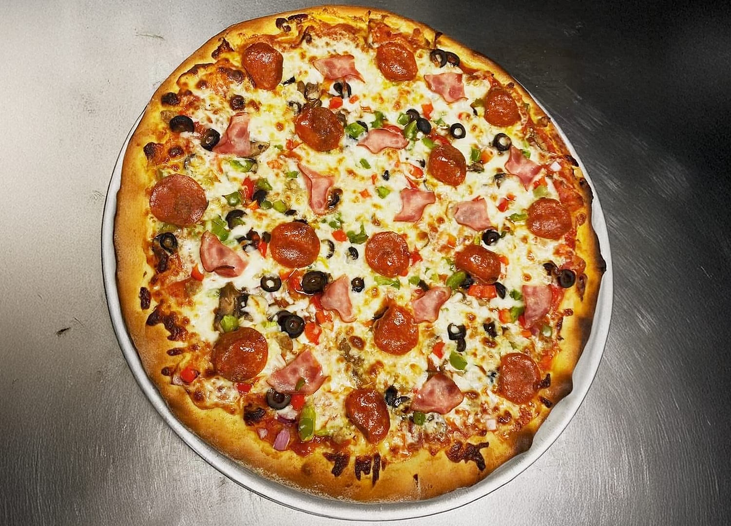 Sam & Louie's Italian Restaurant & Pizzeria