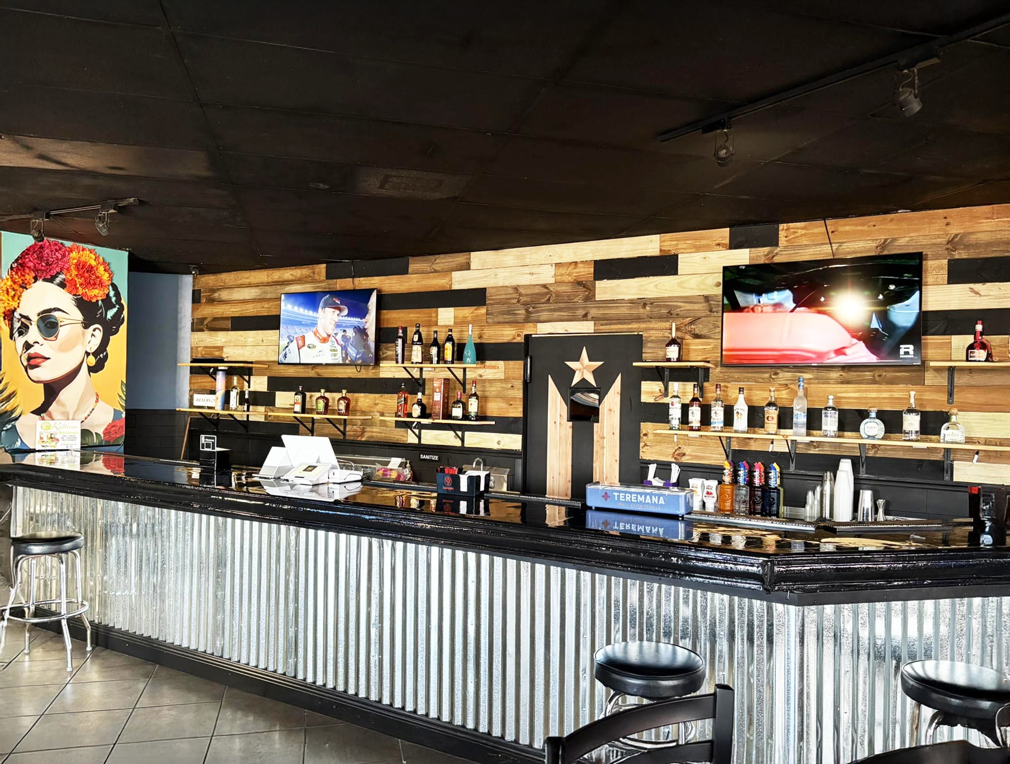 787 Sport Bar & Grill