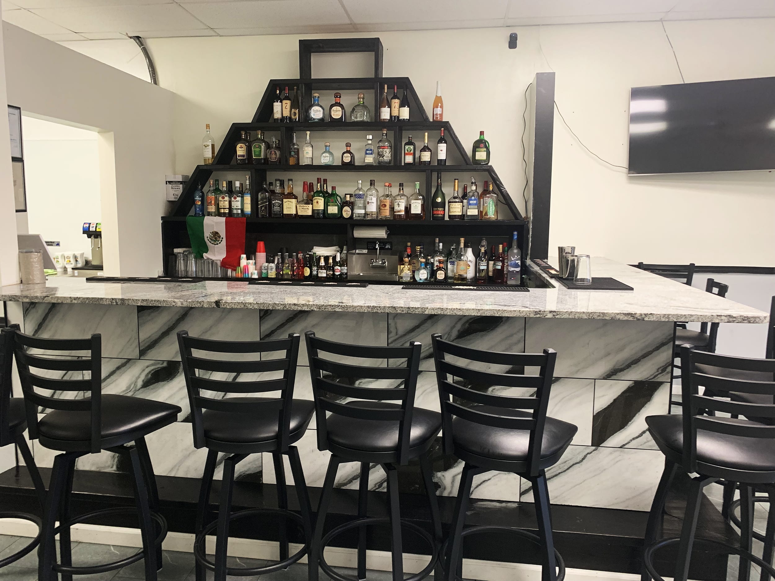Paisano's Pizza & Bar
