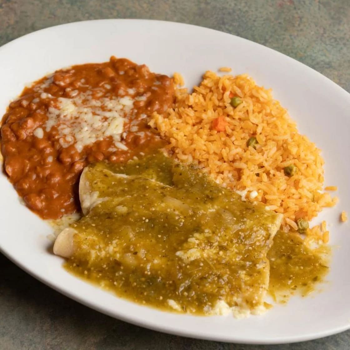 Los Compadres Mexican Grill