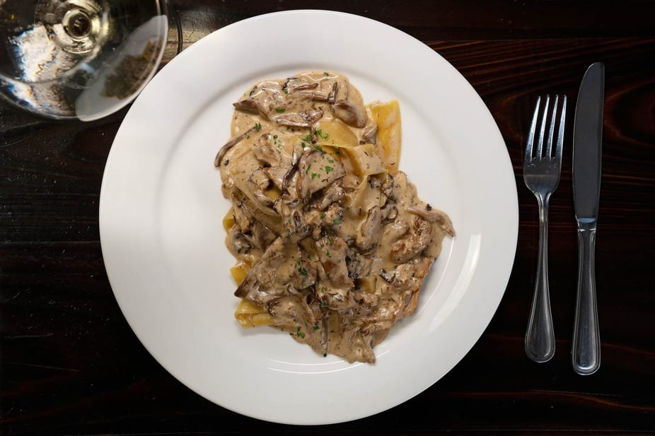 Sauvignon Wine Locker & American Trattoria