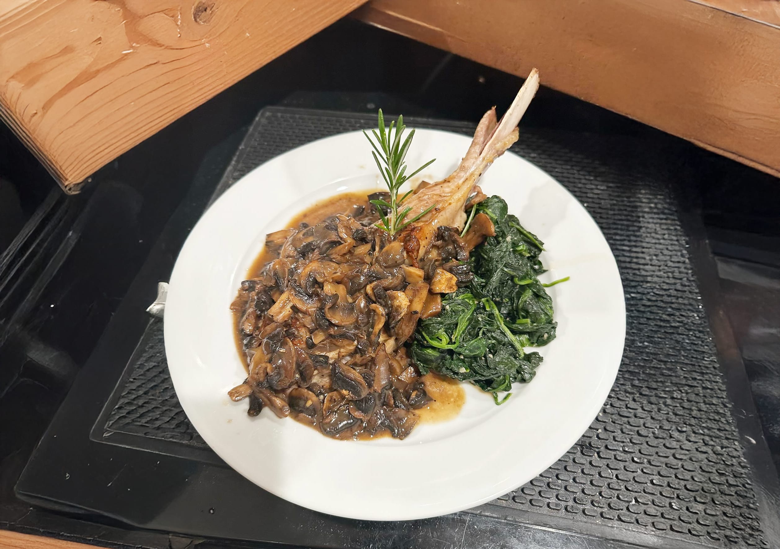 Avellino's Pizzeria & Restaurant