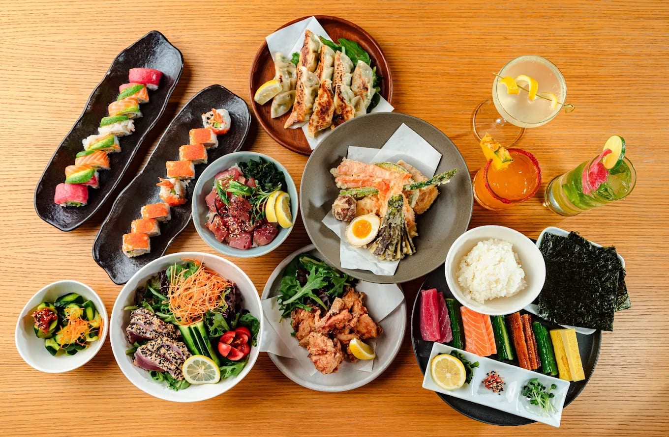 Photo 1 of 4: Kamukura Surf and Dine