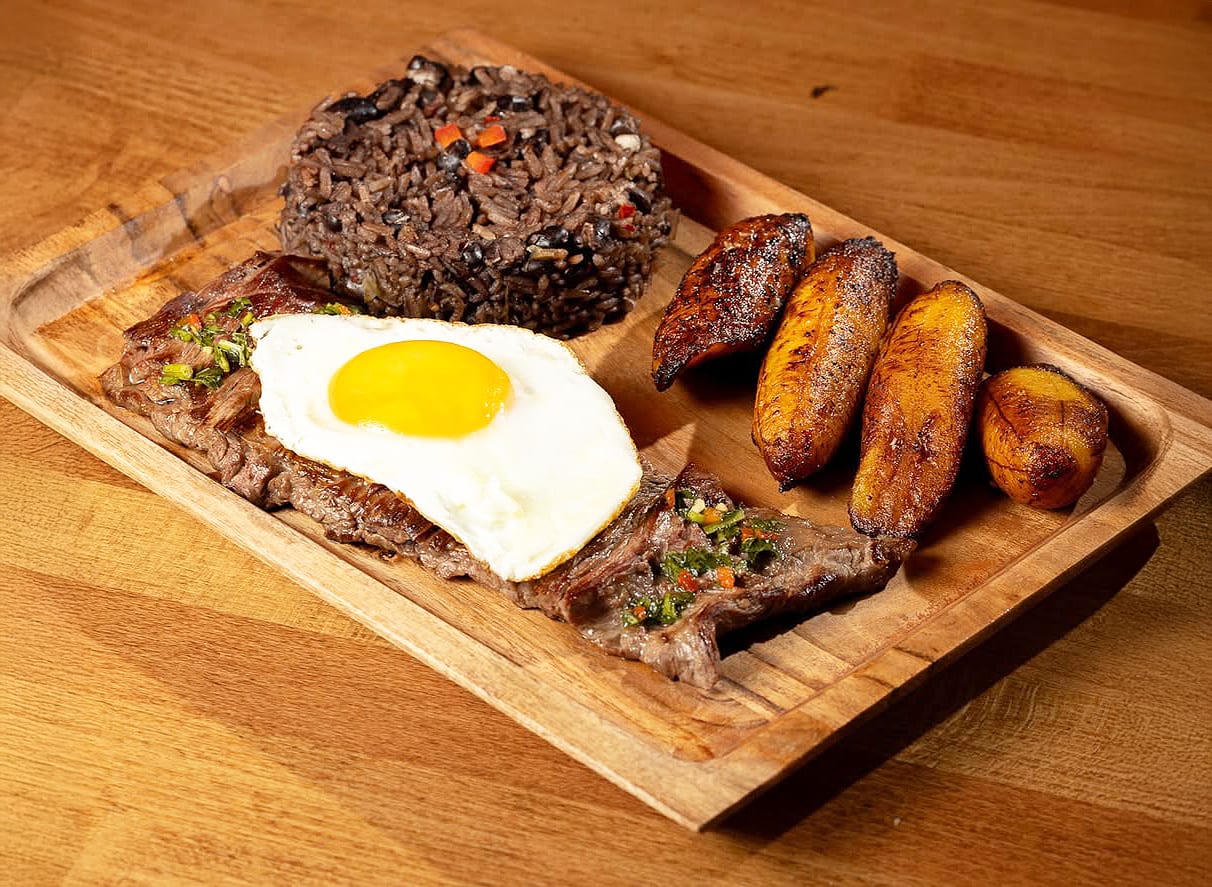 Dulce Tropical Restaurant & Cafe
