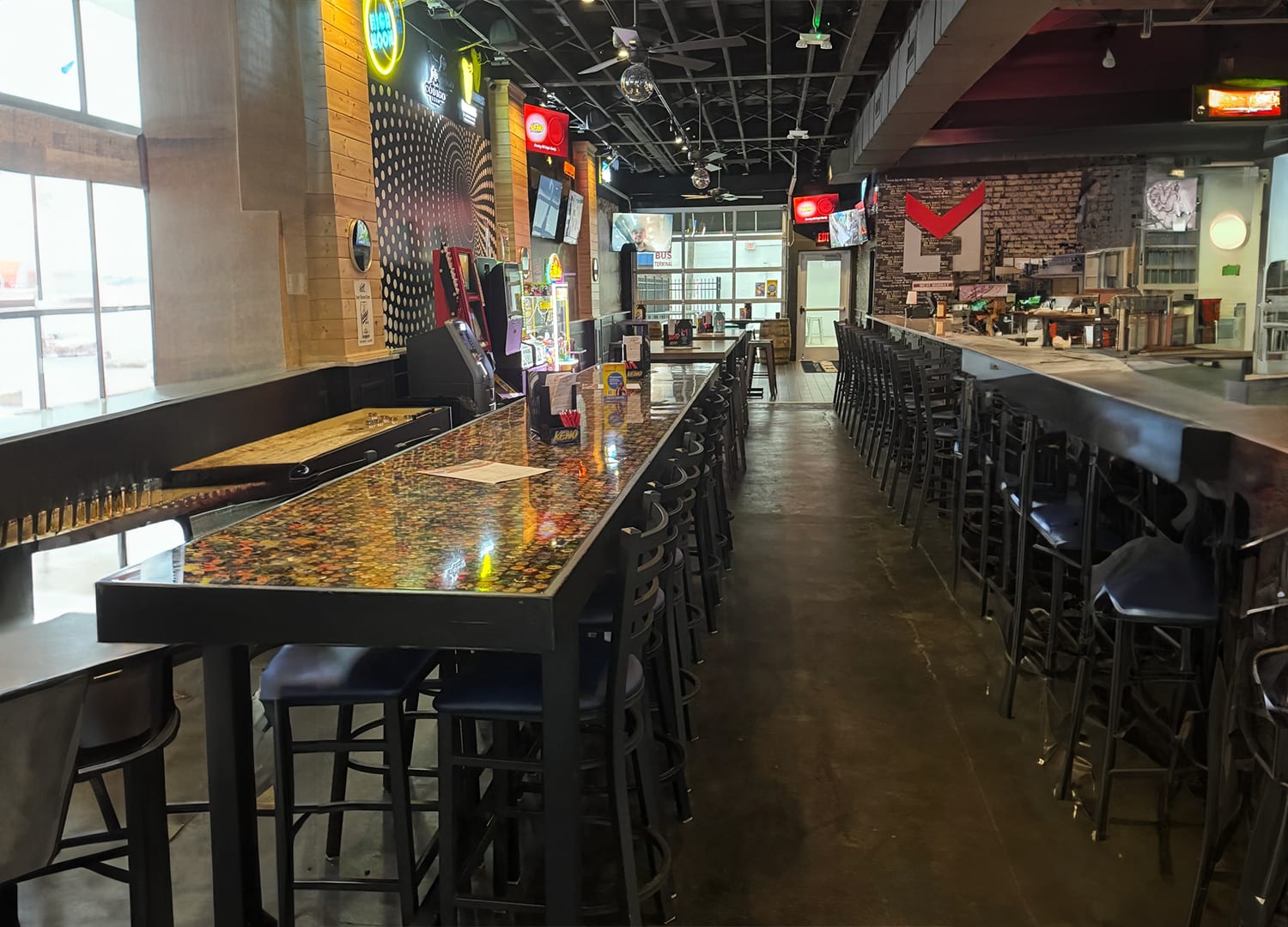 Mainline Bar  Courtyard