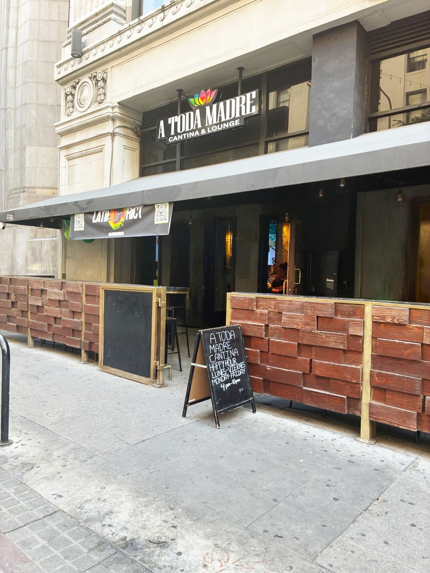 A Toda Madre Cantina & Lounge
