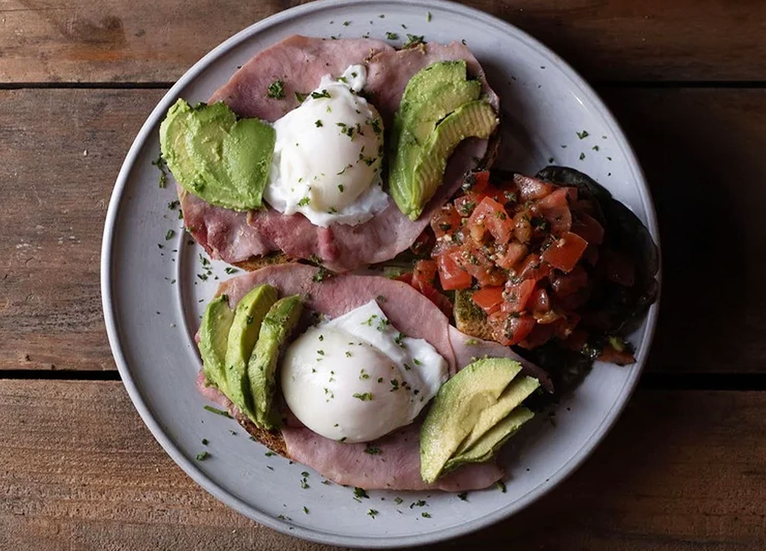 Bonjour Cafe & Bistro